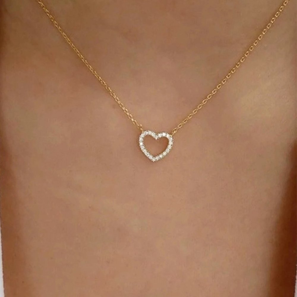 NEW Gold Tone Rhinestone Heart Necklace